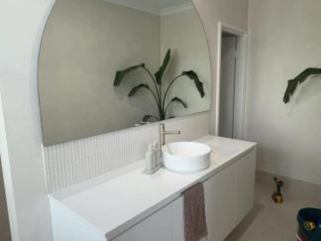 Arched floating mirror Perth - glasscapes